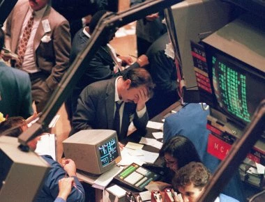 «Χαμηλό βαρομετρικό» για το διεθνές οικονομικό κλίμα: Μινι-κραχ στα χρηματιστήρια